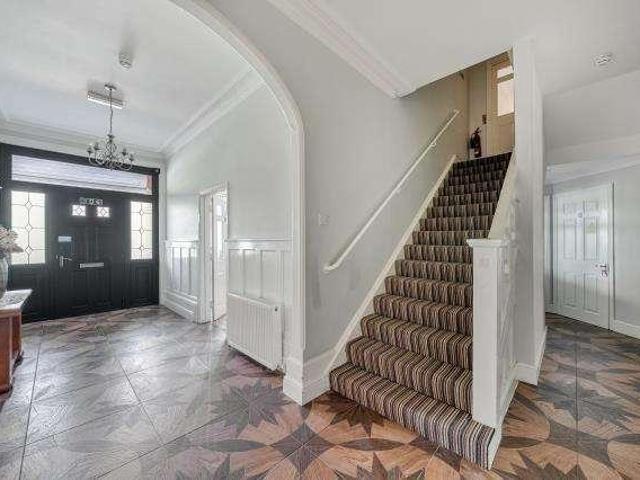 20 bed house for sale