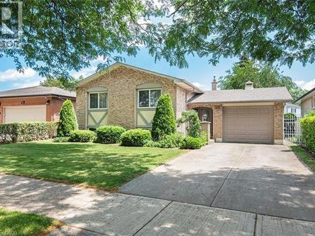 20 Birchlawn Drive, Stoney Creek, ON, L8G 4B6 house for sale | Listing ID 40871 | Royal LePage