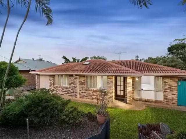 20 Bowers Road South, Everton Hills, QLD 4053