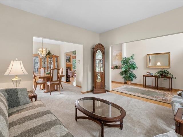 20 Bridlepath Drive