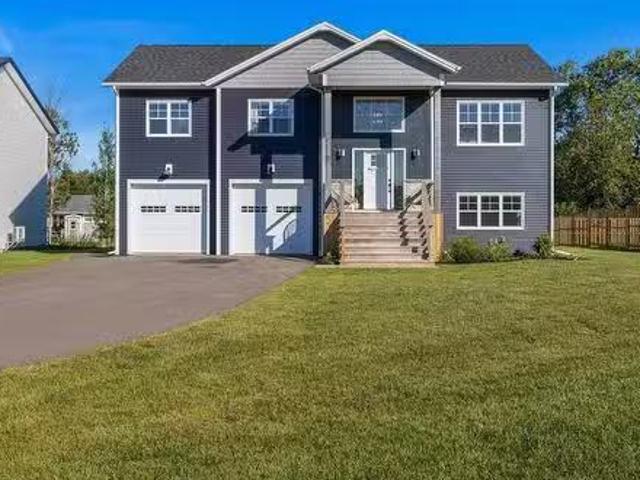 20 Captain James Crescent, Stratford, PE, C1B 4L6 house for.