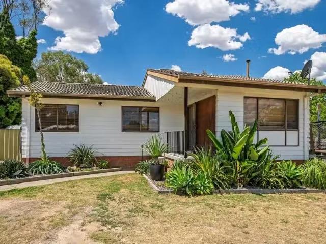 20 Cassia Street, WEST ALBURY House for rent Listed by Sherry.