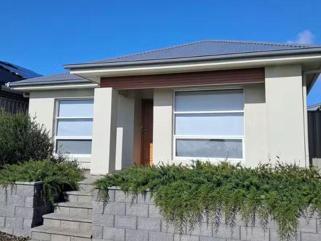 20 Clark Road, SEAFORD HEIGHTS, SA 5169 House for Rent