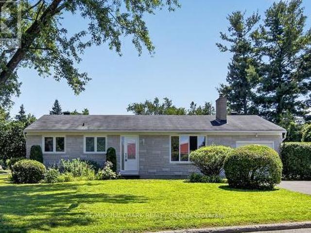 20 Cramer Drive, Ottawa, ON, K2H 5X5 house for sale | Listing ID X13629 | Royal LePage