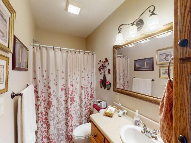 20 E Venetian Dr