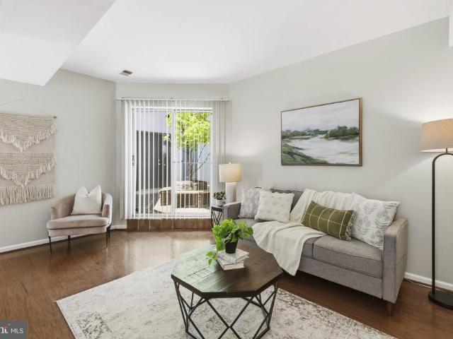 20 E Wheeling Street # 2