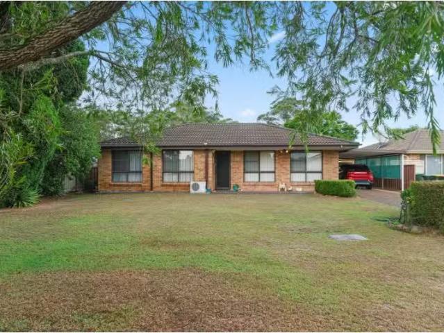 20 Elwin Road, Raymond Terrace House for rent Listed by Renta.