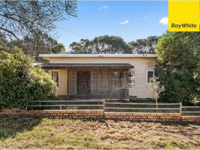 20 Gilmore Place, QUEANBEYAN WEST House for rent Listed by Oc.