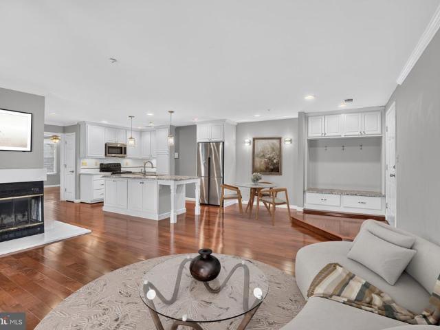 20 Greystone Court # E