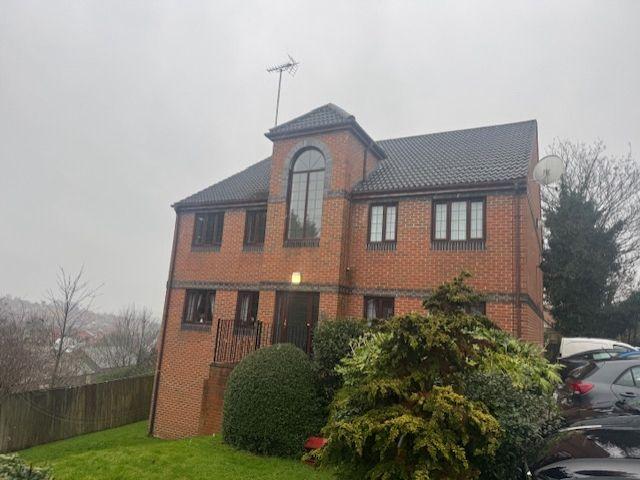 20 Hanover Court Albert Road Morley, Leeds LS27, 2 bed flat to rent, £850 pcm | PrimeLocation