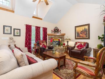 20 Heatherwood Drive
