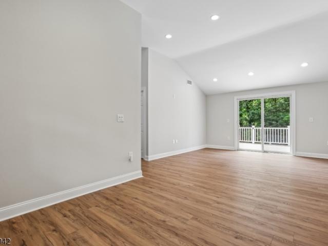 20 Hilltop Rd
