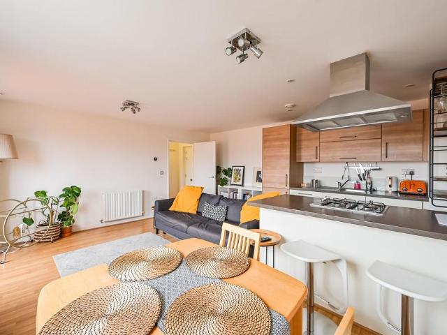 20 Joseph Street, London E3 1 bed flat to rent £2,100 pcm £485 pw