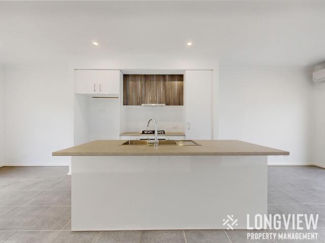 20 kobe street, deanside, vic, 3336