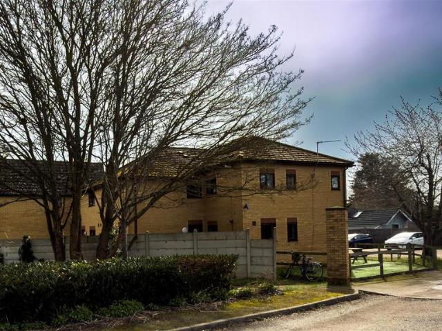 20 LISA COURT 2 bed apartment to rent £1,600 pcm £369 pw