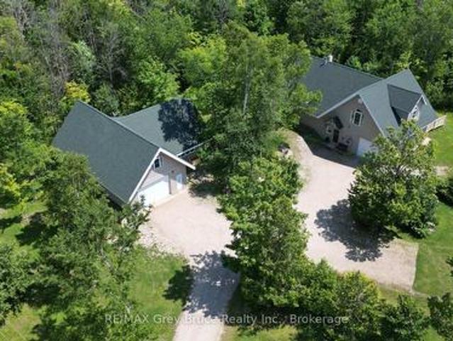 20 Maple Drive, Northern Bruce Peninsula, ON, N0H 1Z0 house for sale | Listing ID X12505 | Royal LePage
