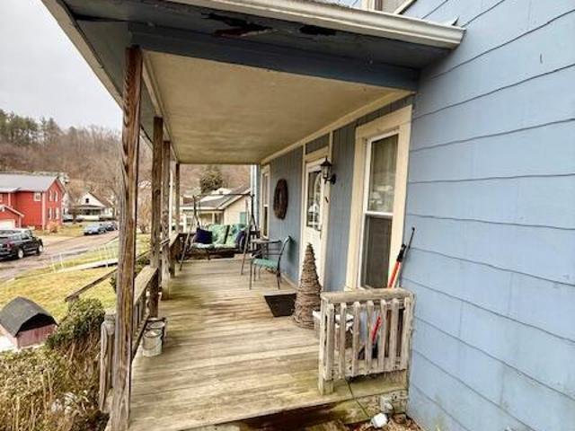 20 Maple Street
