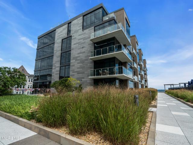 20 Melrose Terrace Unit 411