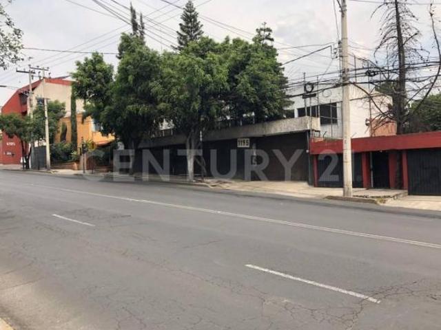 20 metros de frente sobre Czda de las Aguilas Uso de suelo mixto