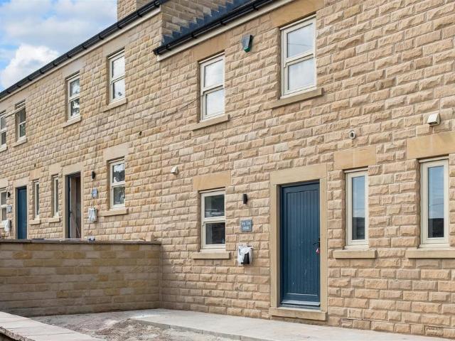 20 Mill Lee Road, Sheffield S6 4 bed cottage to rent £1,805 pcm £417 pw