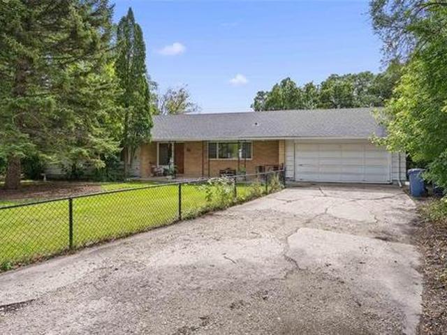 20 Mount Royal Cr, Winnipeg, MB, R3J 2M9 house for sale | Listing ID 202621 | Royal LePage