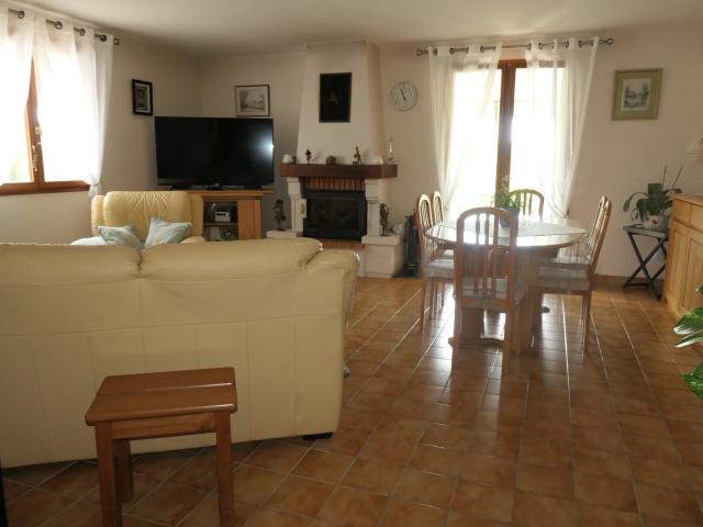 20 Mn Cognac Au Coeur D'un Bel Environnement 133m² Juillac le Coq