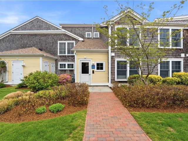 20 Narragansett Avenue 210