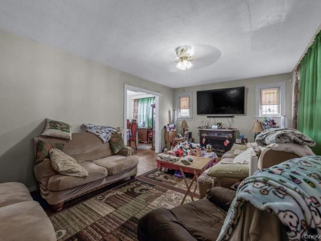 20 Nassau Boulevard