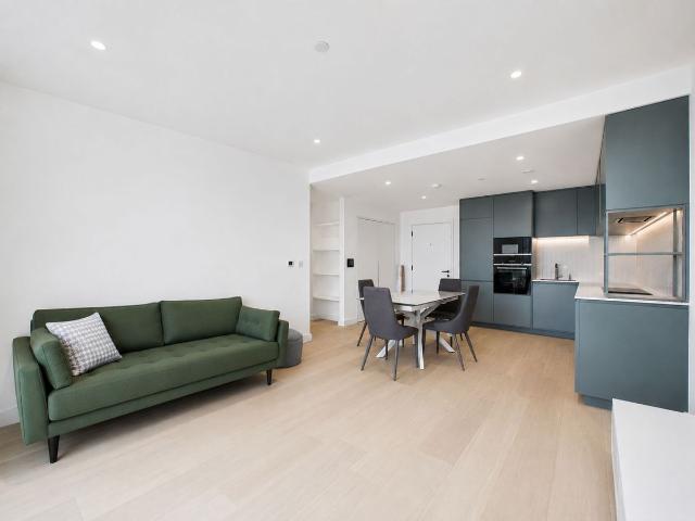 20 Parkview Avenue, London NW2, 2 bed flat to rent, £3,000 pcm | PrimeLocation