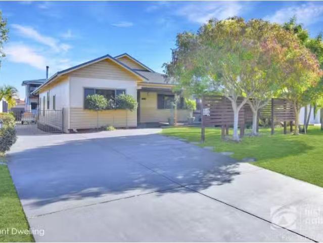 20 Peel Street, Tuncurry House for rent Listed by Natasha All.