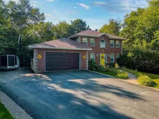 20 Perry Court, Fall River, NS, B2T 1A4 house for sale List.