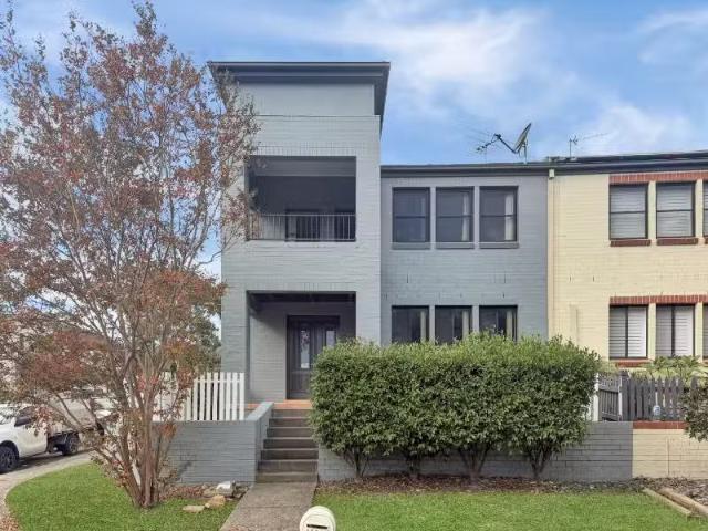 20 Pickets Place, CURRANS HILL Townhouse for rent Listed by J.