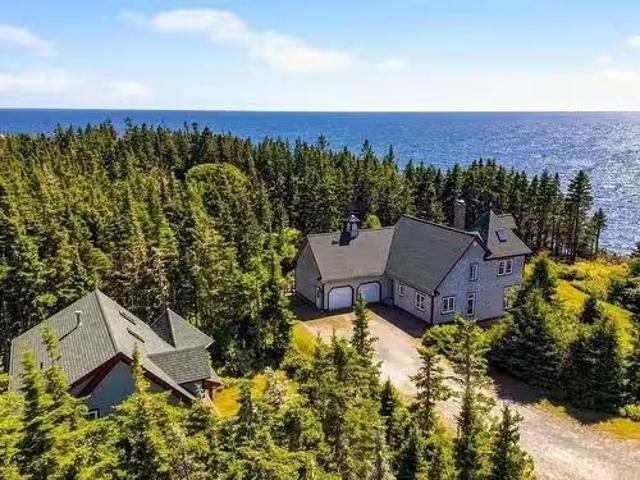 20 Pierce Point Road, Western Head, NS, B0T 1K0 house for sa.