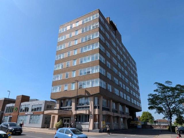 20 Priory Heights, Church Street Dunstable LU5, 2 bed property to rent, £1,300 pcm | PrimeLocation