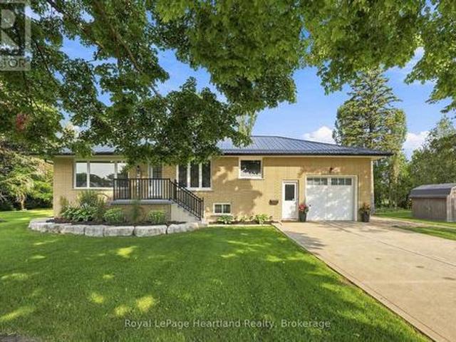 20 Queen Street W, Minto, ON, N0G 1M0 house for sale | Listing ID X13620 | Royal LePage