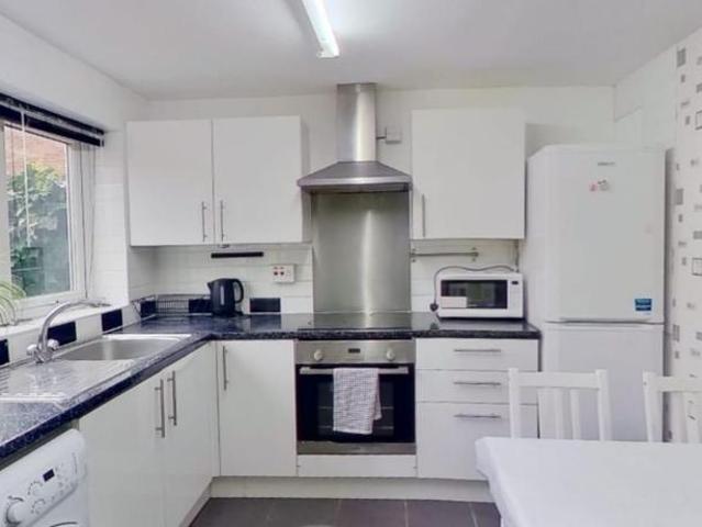 20 Rachel Gardens, Metchley, B29 6NY, United Kingdom | 3 bed townhouse for rent #70273054 | Rentberry