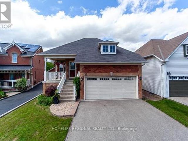 20 Rosemarie Crescent, Whitby, ON, L1M 1G6 house for sale | Listing ID E13062 | Royal LePage