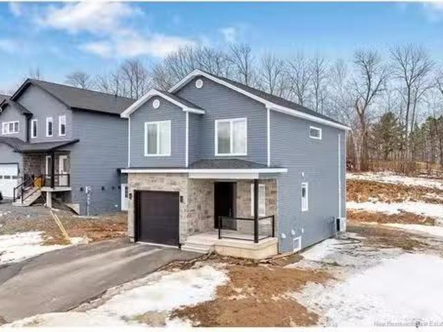 20 Stapleton Street, Fredericton, NB, E3C 0J4 house for sale.