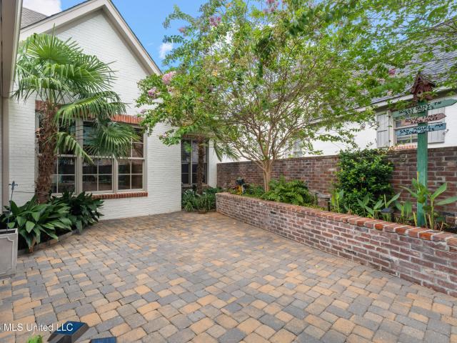 20 Sunset Hill