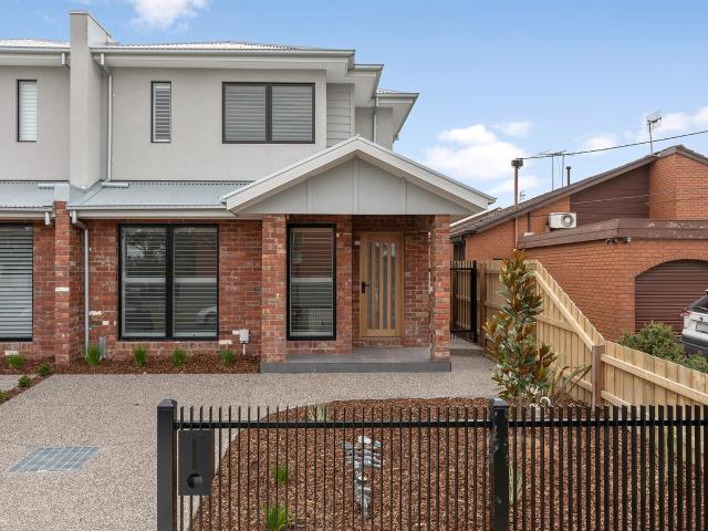 20A Clarendon Parade, West Footscray