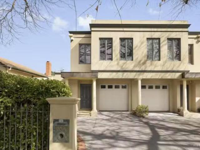 20A Kaikoura Avenue, Hawthorn East VIC 3123 Townhouse Auction