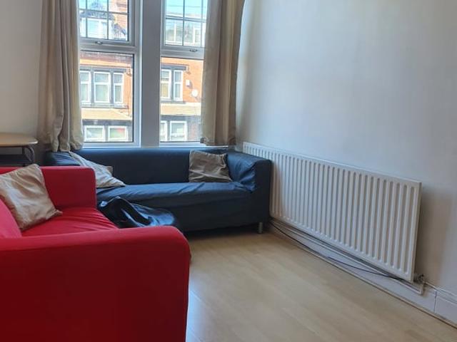 20a Headingley Mount