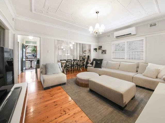 20A The Esplanade, Guildford