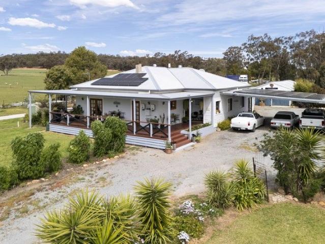 20*ac 3km from Temora Sheds, House & Space The Trifecta!
