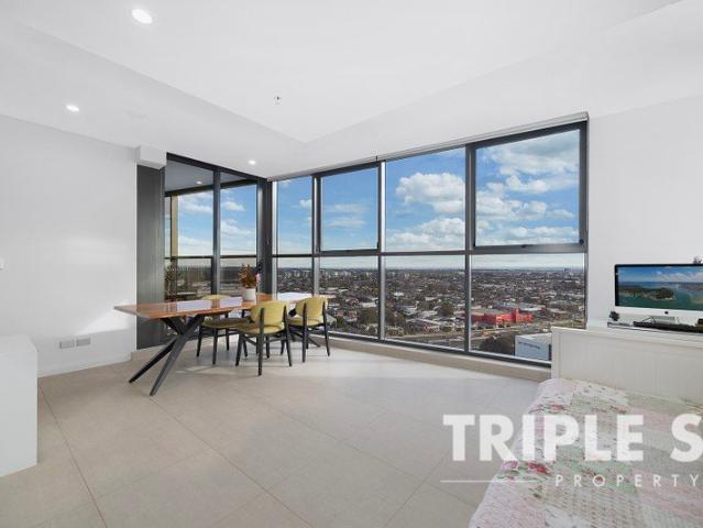 20th Floor Luxury Apartment with Panoramic Views, Privacy & Future Metro station