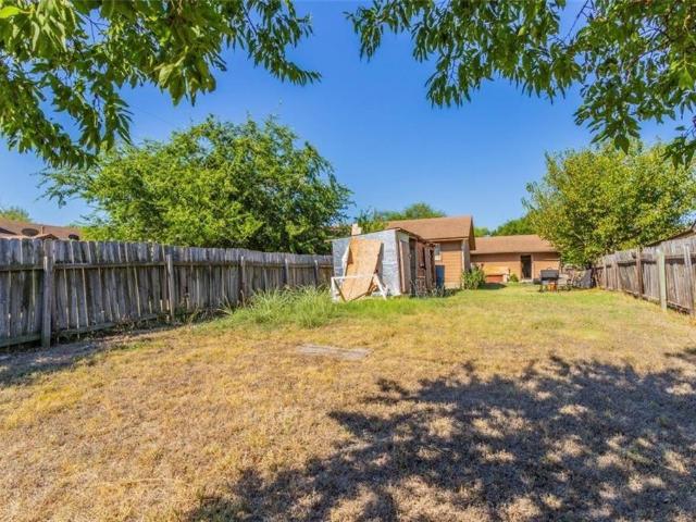 2104 Old West Pl