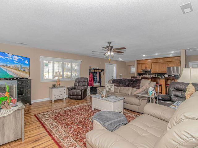 2104 Adams Circle