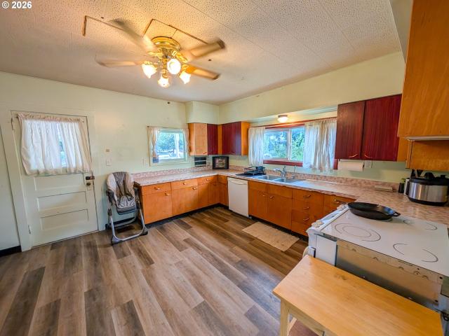2104 1ST ST