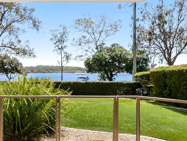 2/105 Bradman Avenue