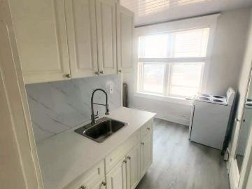 2105 Cornwall 1 Bedroom Apartment for Rent at 2105 Cornwall St, Regina, SK S4P 2K8 Transitional